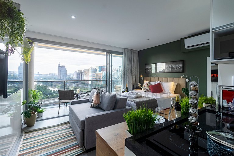 Incredible View | Pool | Gym | AC | Jockey Club