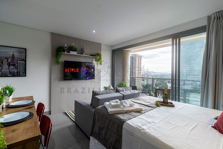 Incredible View | Pool | Gym | AC | Jockey Club