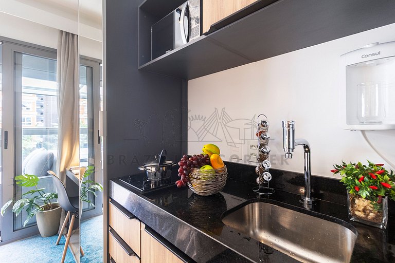 Studio in Pinheiros with pool, AC and cool balcony