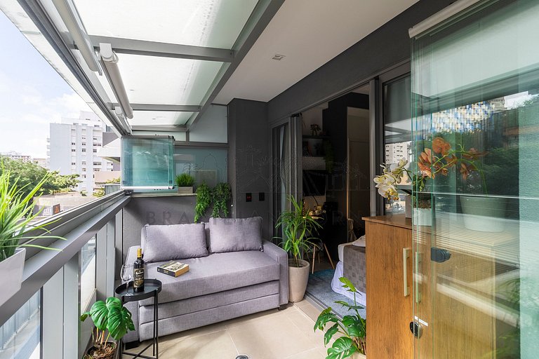 Studio in Pinheiros with pool, AC and cool balcony