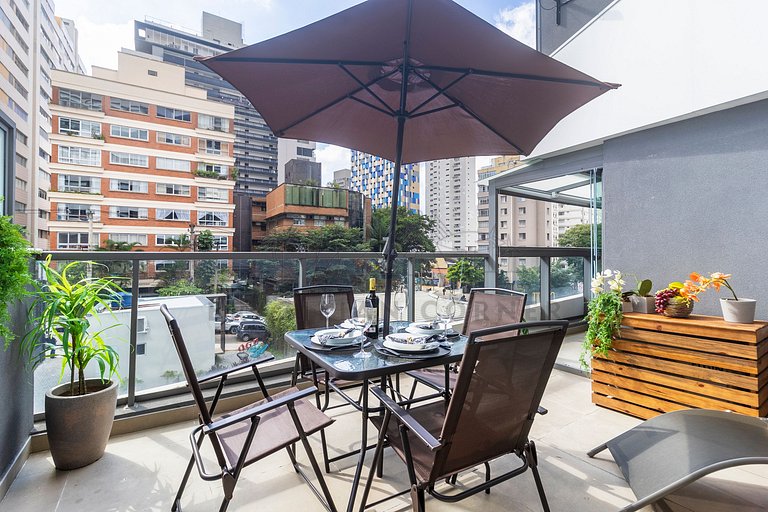 Studio in Pinheiros with pool, AC and cool balcony