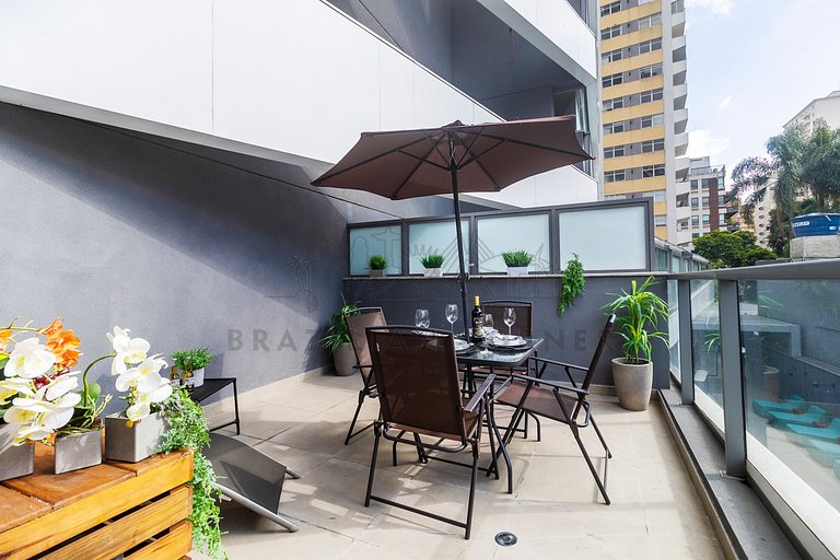 Studio in Pinheiros with pool, AC and cool balcony
