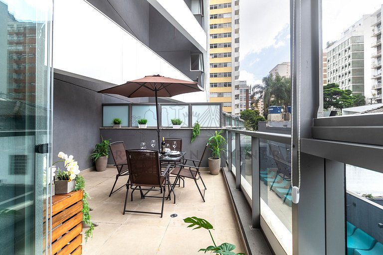 Studio in Pinheiros with pool, AC and cool balcony