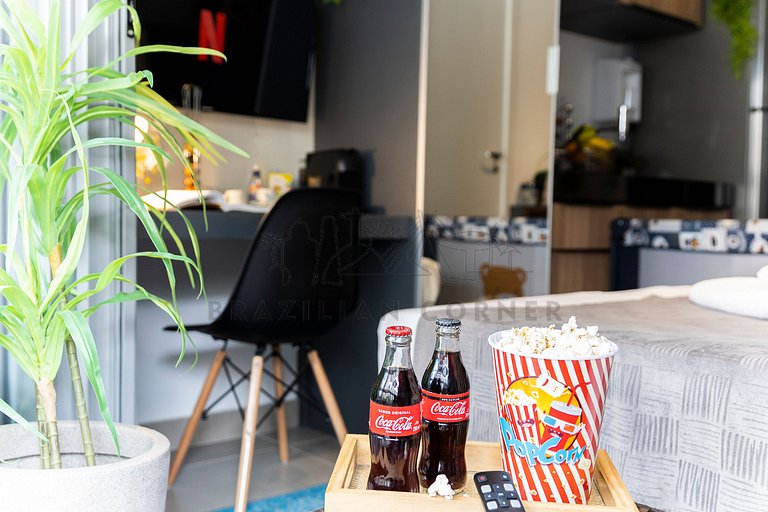 Studio in Pinheiros with pool, AC and cool balcony
