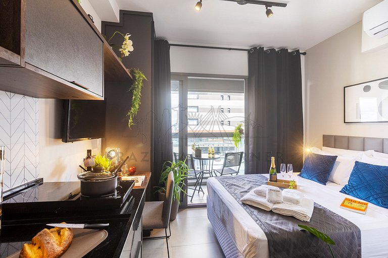 Modern studio in Pinheiros with AC, Pool and Gym