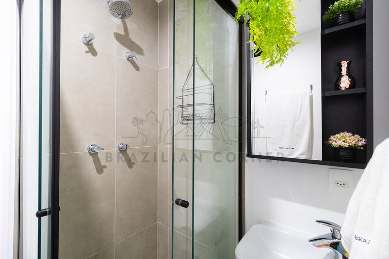 Modern studio in Pinheiros with AC, Pool and Gym