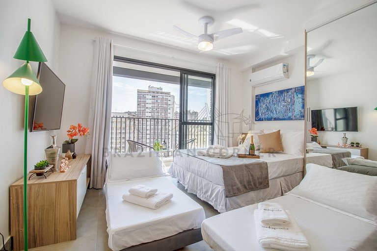 Piscina ,moderno com AC, e Vaga | Brazilian Corner
