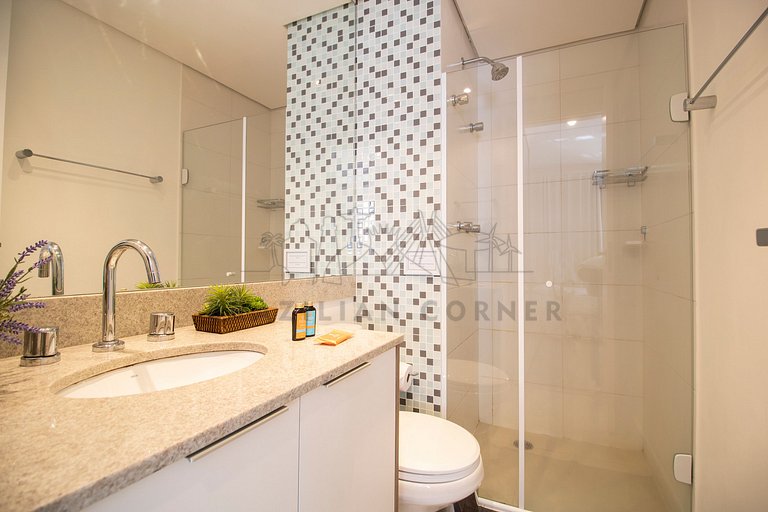Modern Studio with AC, Pool, Internet and Sauna