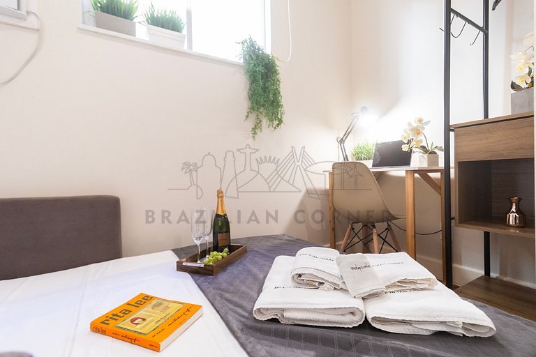 3 Bedrooms 100m from the Beach, AC, 24/7 Doorman