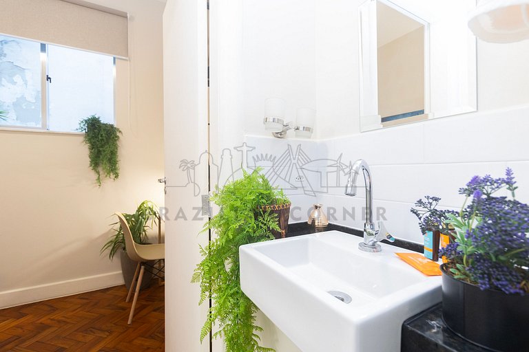3 Bedrooms 100m from the Beach, AC, 24/7 Doorman