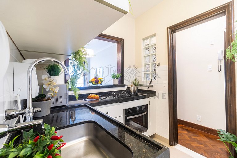 3 Bedrooms 100m from the Beach, AC, 24/7 Doorman