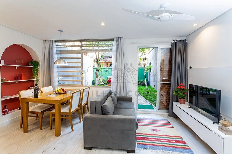 Apartamento com quintal na Praça do Pôr do Sol