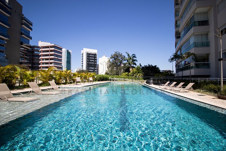 3 Quartos,2 Piscinas, AC, 2 vagas|Brazilian Corner