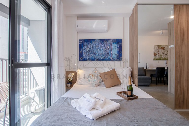 Modern Studio with AC, Pool, Internet and Sauna