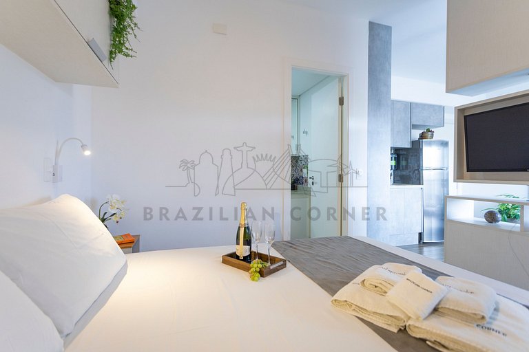 Piscina, academia e Vaga | Brazilian Corner