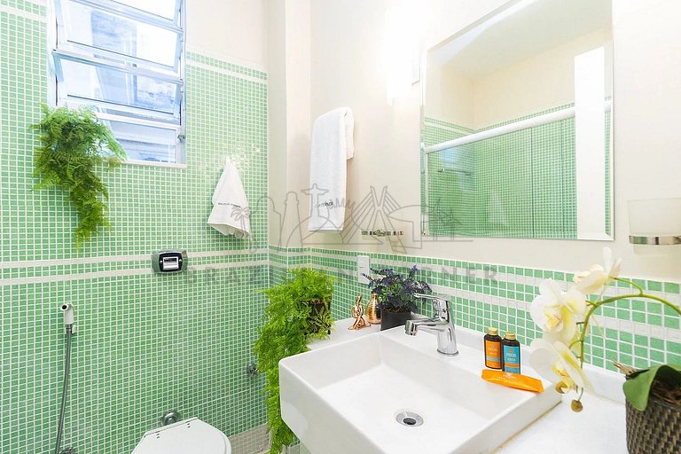 3 Bedrooms 100m from the Beach, AC, 24/7 Doorman
