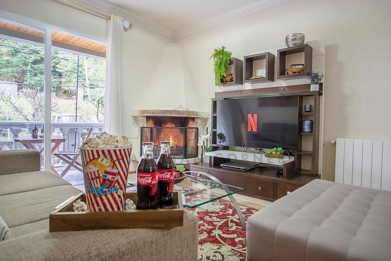 3 Bedrooms | Fireplace | Great Location
