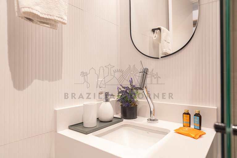 Studio with AC, Gym and Balcony in Bela Vista