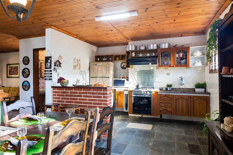 Nature Retreat with Pool, Fireplace & BBQ