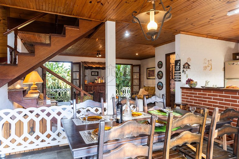 Nature Retreat with Pool, Fireplace & BBQ
