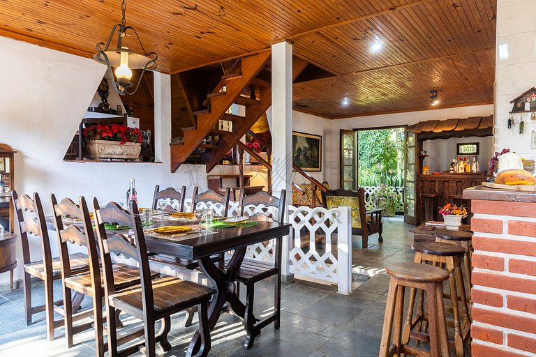 Nature Retreat with Pool, Fireplace & BBQ