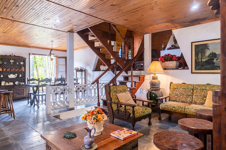 Nature Retreat with Pool, Fireplace & BBQ