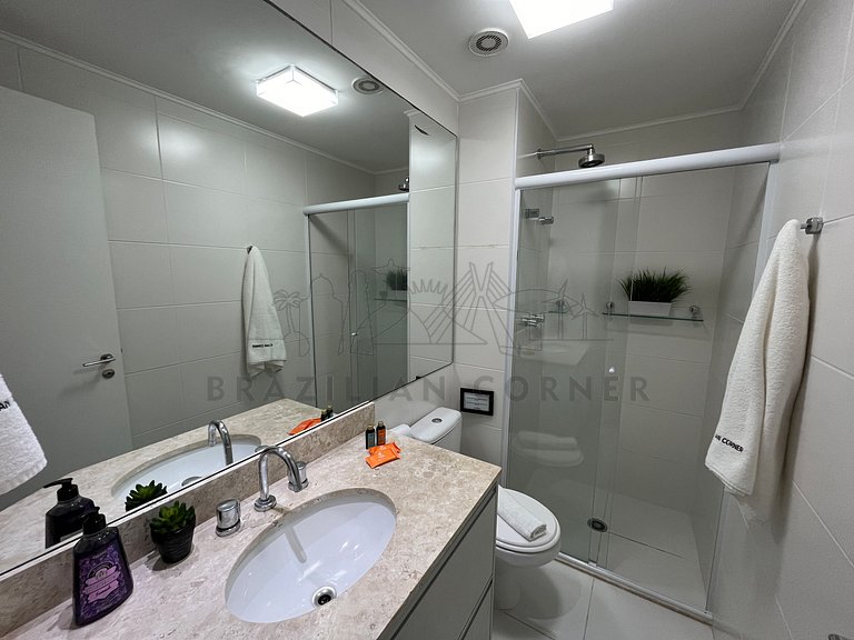 3 Quartos,2 Piscinas, AC, 2 vagas|Brazilian Corner