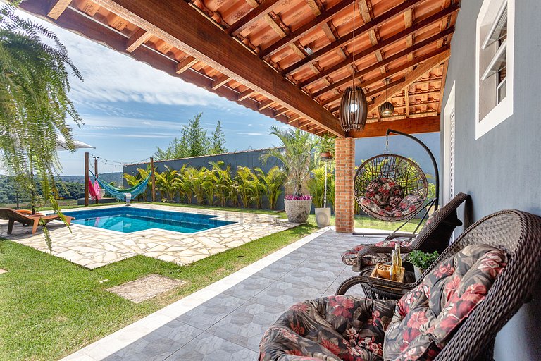 Piscina, churrasqueira, natureza |Brazilian Corner