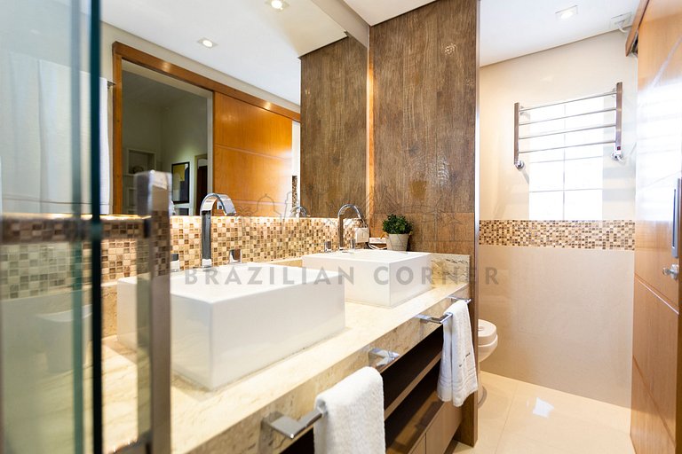 House with 3 Suites, AC, Morumbi| Brazilian Corner