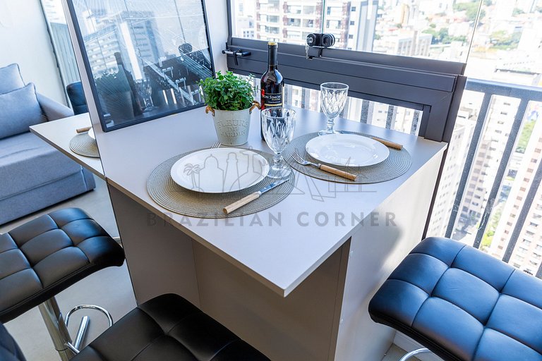 Pool, gym, AC , queen size bed|Brazilian Corner