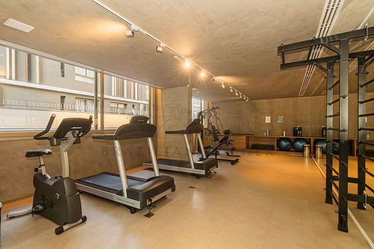 Piscina, academia, AC, Metrô |Brazilian Corner