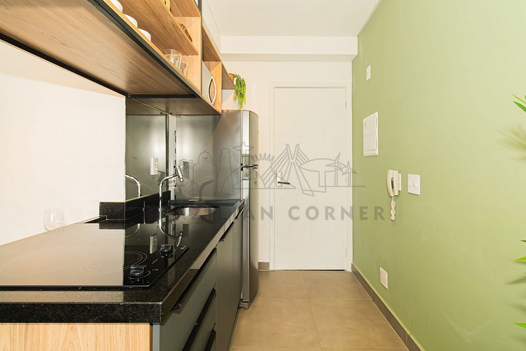 Piscina, academia, AC, Metrô |Brazilian Corner