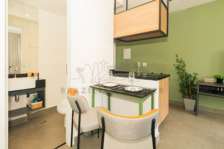 Pool, gym, AC, subway | Brazilian Corner