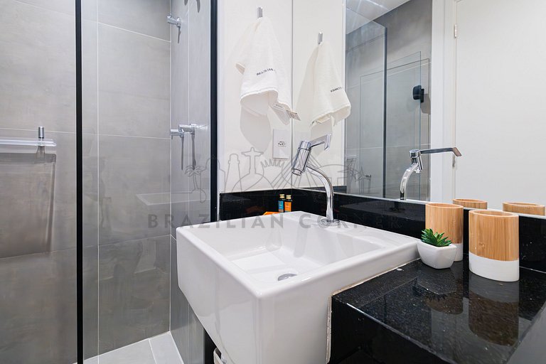 Piscina, academia, AC, Metrô |Brazilian Corner