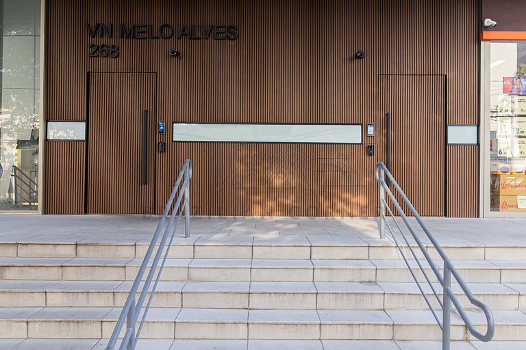 Piscina, academia, AC, Metrô |Brazilian Corner