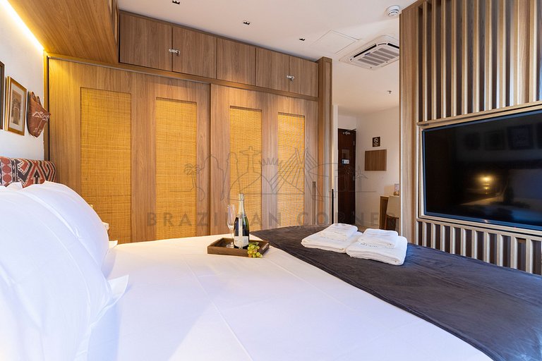 Next to Paulista w/ pool and gym| Brazilian Corner