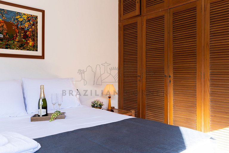 250m da praia com AC, 4 quartos| Brazilian Corner