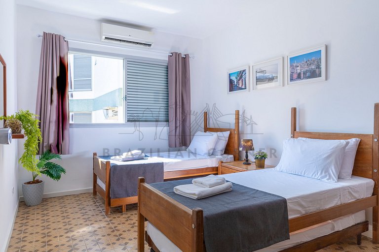 250m da praia com AC, 4 quartos| Brazilian Corner