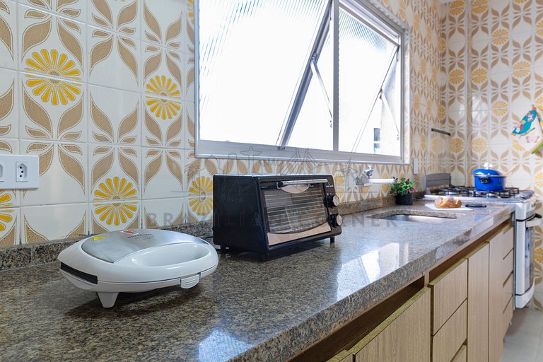250m da praia com AC, 4 quartos| Brazilian Corner