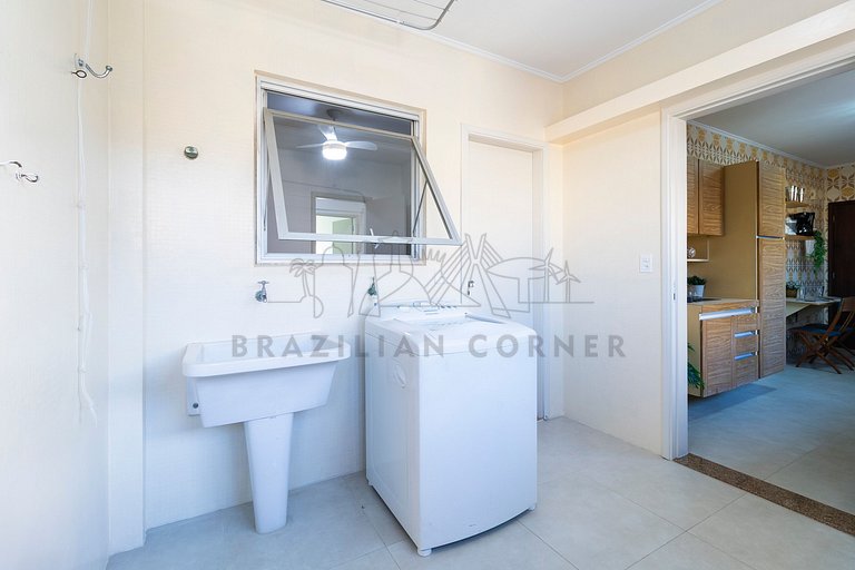 250m da praia com AC, 4 quartos| Brazilian Corner