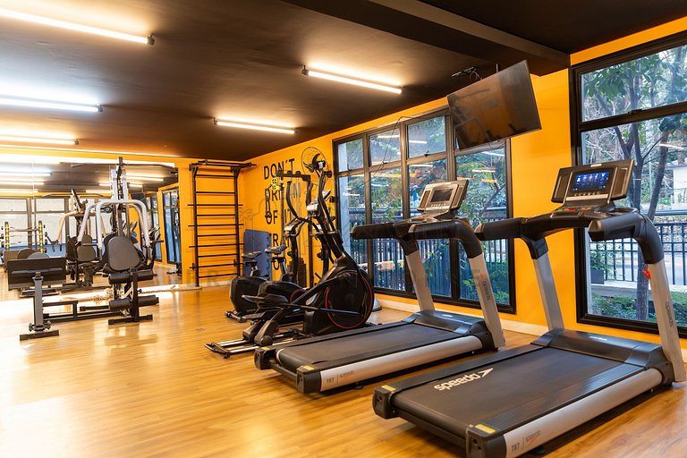 Amazing view, pool, gym, AC | Brazilian Corner