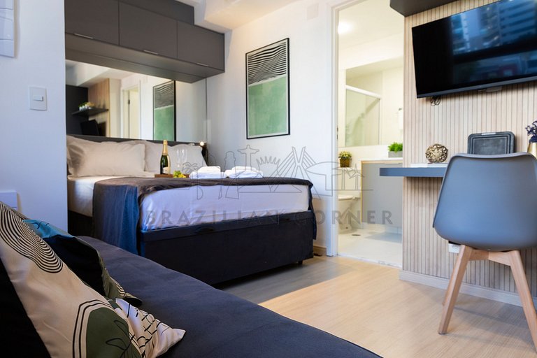 Rooftop Pool, Gym, AC | Brazilian Corner