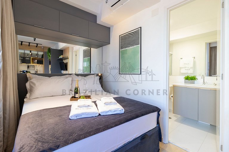 Rooftop Pool, Gym, AC | Brazilian Corner