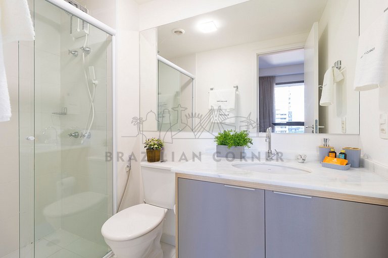 Rooftop Pool, Gym, AC | Brazilian Corner