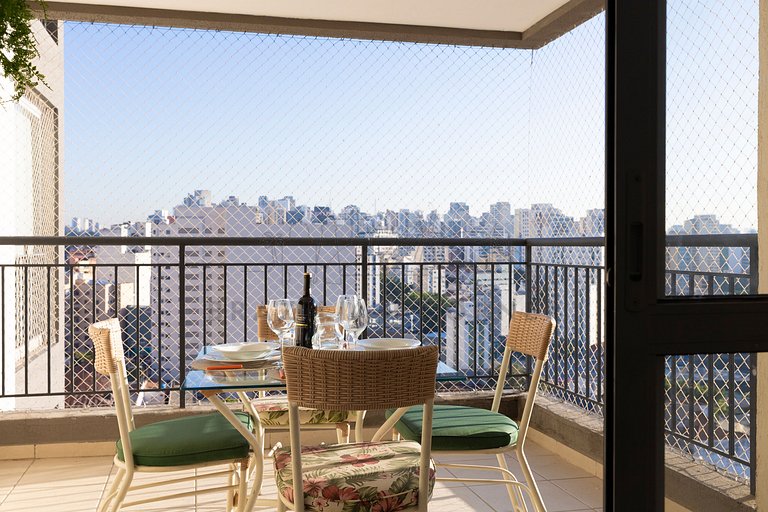 Amazing view, with pool and gym |Brazilian Corner.