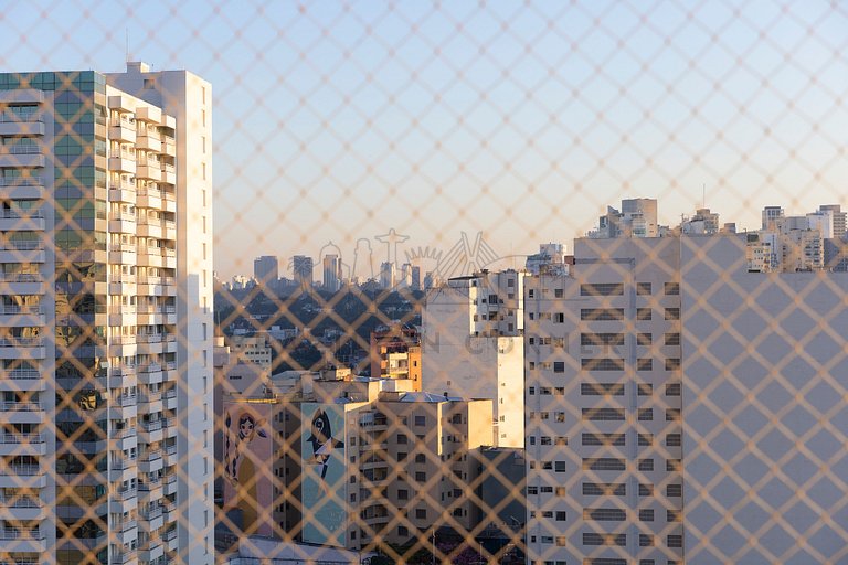 Piscina, academia e vaga | Brazilian Corner
