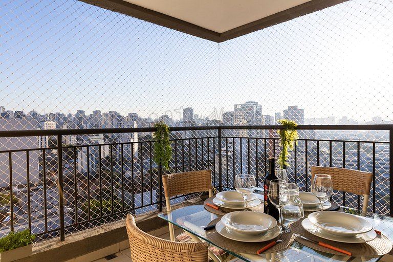 Amazing view, with pool and gym |Brazilian Corner.