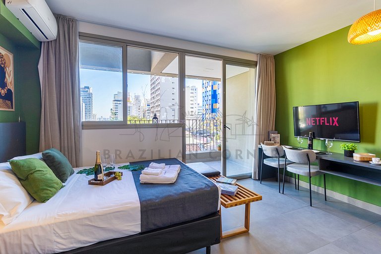 New and modern in Jardins with pool and gym