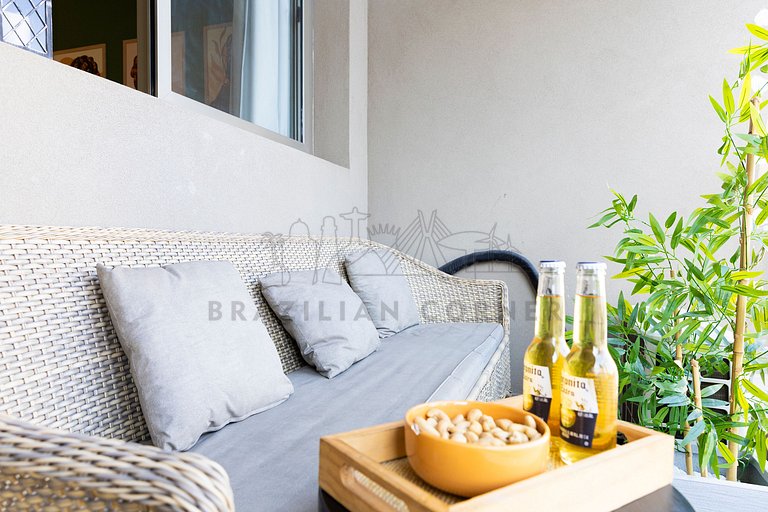 New and modern in Jardins with pool and gym
