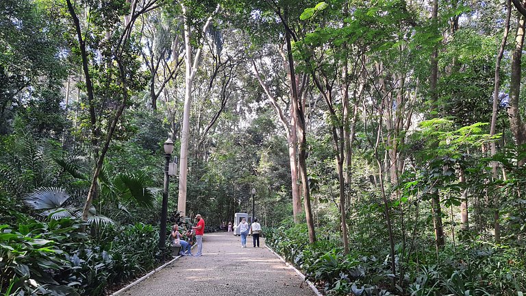 Novo e moderno nos Jardins com piscina e academia